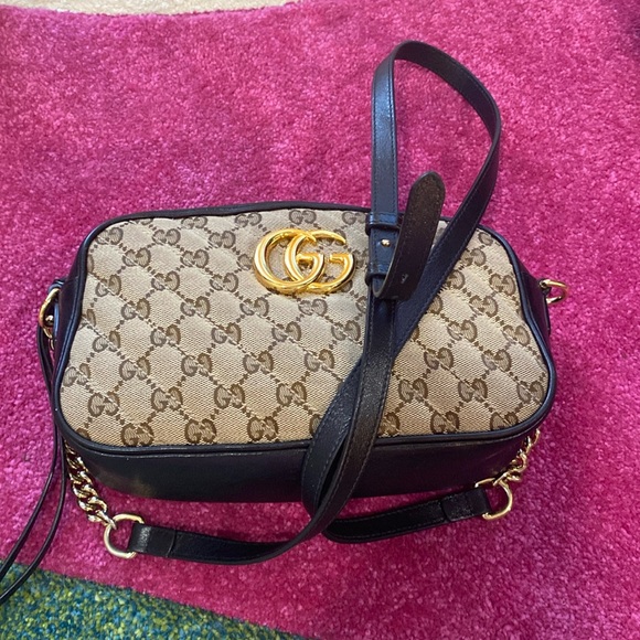 Gucci Handbags - Authentic Gucci crossbody.